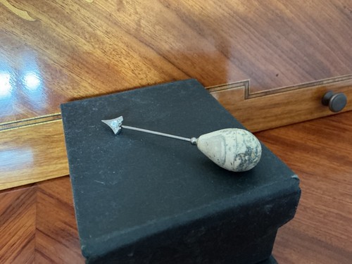 Jabot pin - jabot,