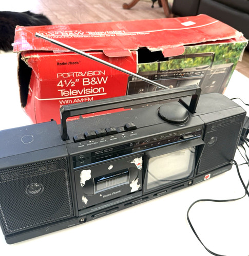 Vintage radio shack - radio,