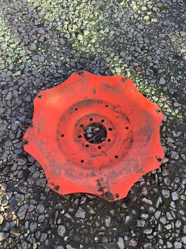Claas wheel rim centers - rim,