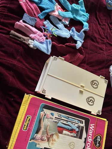 Boxed vintage sindy wardrobe - boxed,