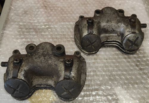 Triumph stud rocker box - 9,