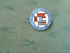 VINTAGE THE BRITISH TRAILER CO LTD - FOUR IN LIN LORRY TRAILERS - ENAMEL BADGE