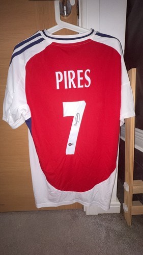 Arsenal robert pires beckett - robert,