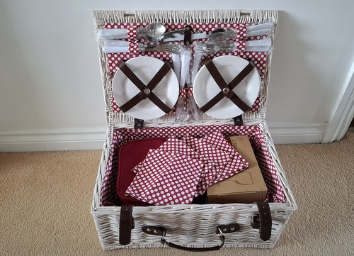 White wicker picnic basket - wicker,