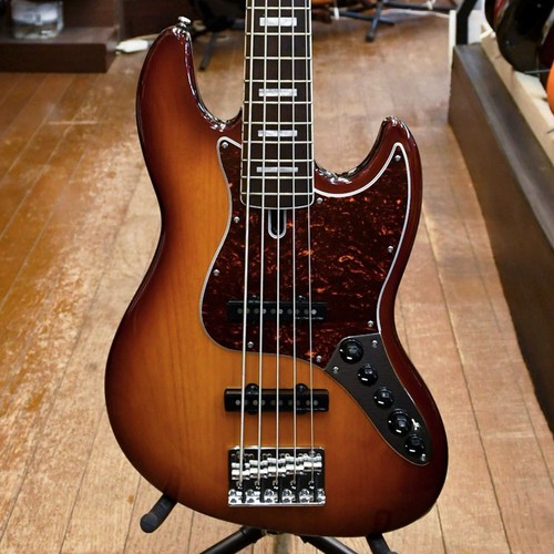 Sire marcus miller alder - sire,