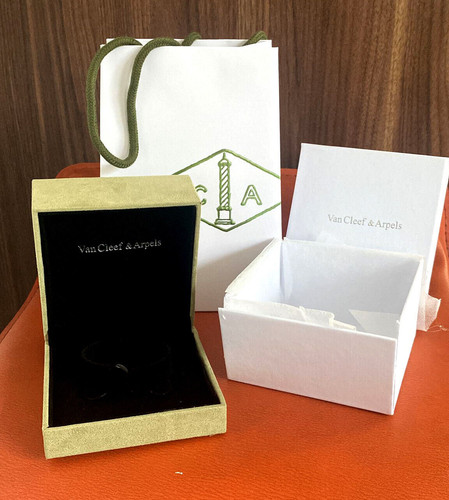 Van cleef bracelet valvet box - bracelet,