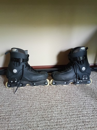 Awesome vintage rollerblade - awesome,
