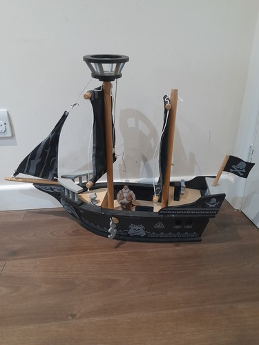 Elc ghost galleon pirate ship - pirate,