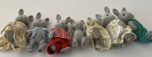 Sylvanian families grey rabbit - grey,