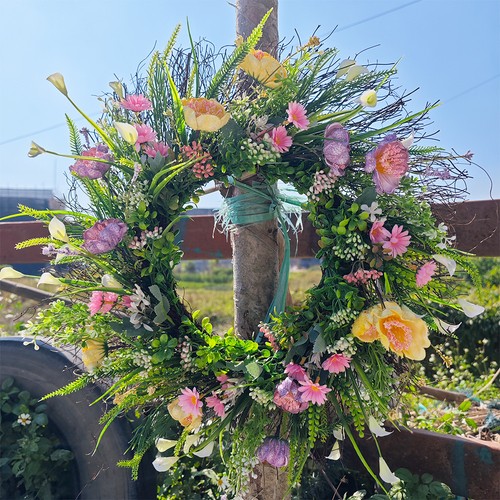 Large artificial flower - ,