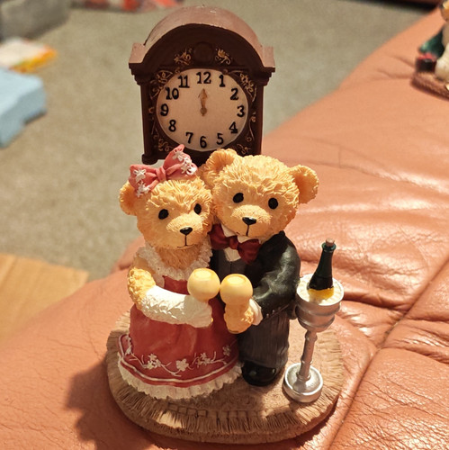 Avon lovable teddies - avon,