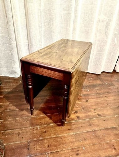 Large mahogany drop - , leaf