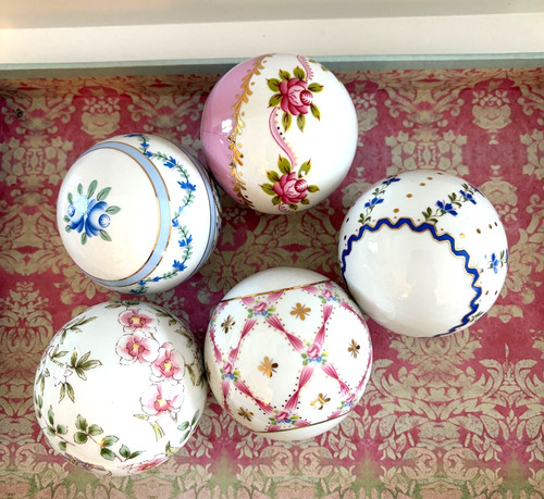 Decorative ceramic orbs carpet - ceramic,