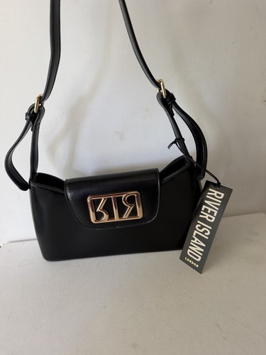 River island shoulder - river, with