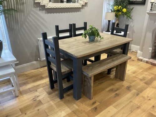 Stunning dining table all - stunning,,