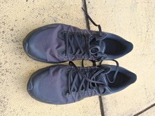Mens Black  size 8.5  running shoes 