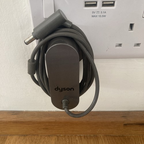 Dyson charger plug 205720 - plug, 205720-01