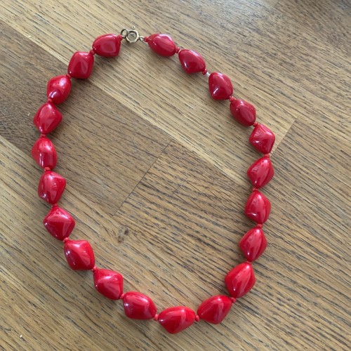Vintage red necklace cherry - red,