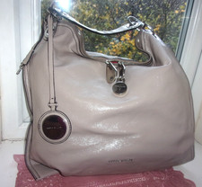 Karen Millen NEW Gorgeous Real Patent Leather Large Beige Bag with Pendant &Lock