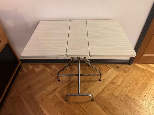 Vintage 1974 drop - -leaf, dining