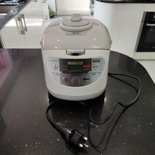 Hitachi RZ-VMC18Y Fuzzy Rice Cooker Japanese Digital Display White 1.8L