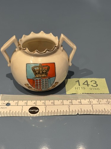 Goss crested china fluted - goss,