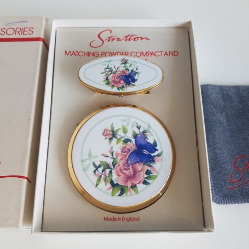 Stratton powder compact