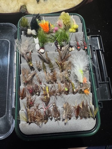 Hand tied imitation flies - imitation,