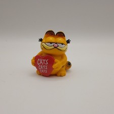Vintage Garfield Holding Heart