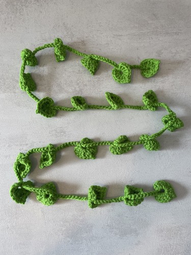 140cm crochet vines bunting - 140cm,