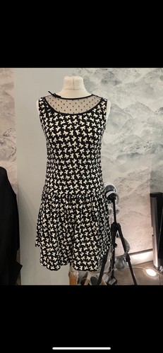 Lovely little valentino red - lovely,