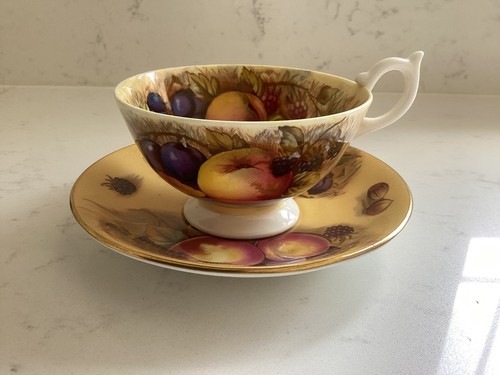 Aynsley orchard gold cup and - orchard,