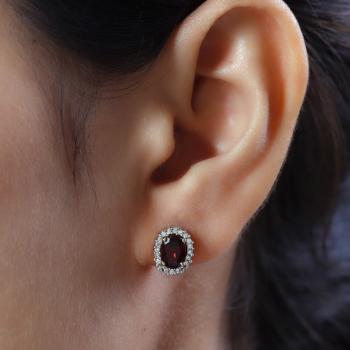 Red garnet studs - red,