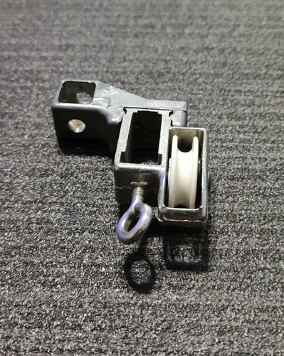 Curtain corded track - , pulley