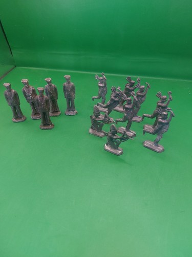 Lead figures sailors and - 14,