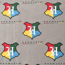 Harry Potter© Hogwarts Crest