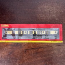 Hornby R4709 BR MK1 Corridor