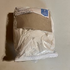 Sultan’s Linens Waterproof Matress Cover Zippered White Twin Size