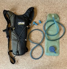 CAMELBAK Classic Hydration Back Pack With Bladder 2 L - Running Cycle Trail
