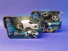 SPINMASTER DISNEY TRON LEGACY LIGHT CYCLES CLU & KEVIN FLYNN.