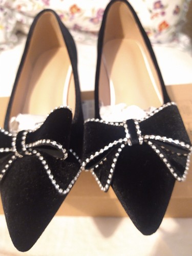 Black velvet shoes with - , small