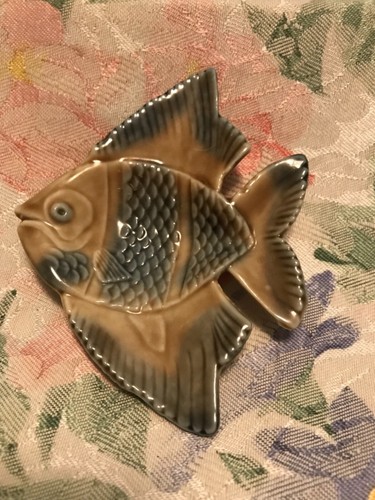 Wade angel fish - pin, trinket