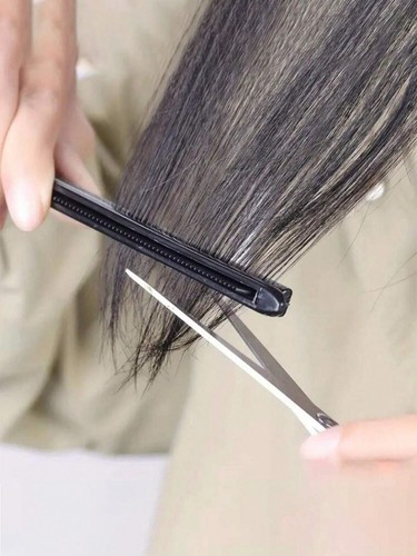 Shaped straightening comb - v-shaped,