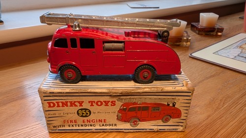 Dinky 955 fire engine - dinky, with