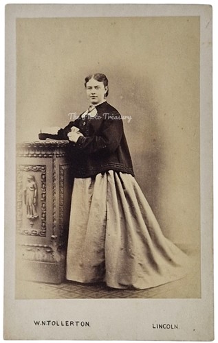 Cdv pretty lady smiling - pretty,