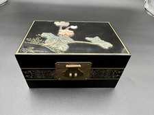 SMALL CHINESE JADE LACQUER