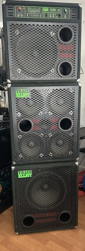 Peavy bass amp - amp, and