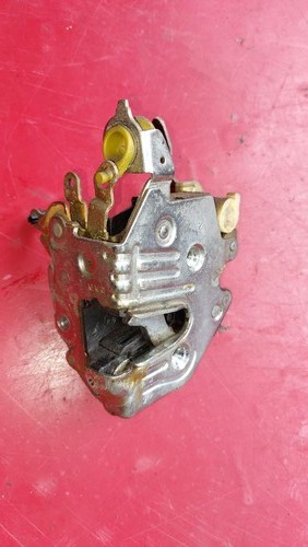 Door lock right actuator