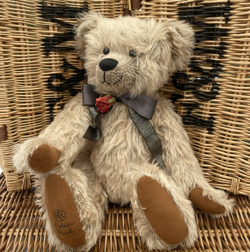 Robin rive artist - artist, bear