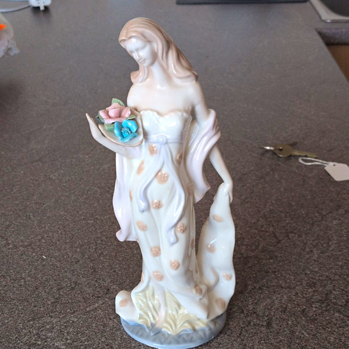Glossy porcelain art - glossy, deco